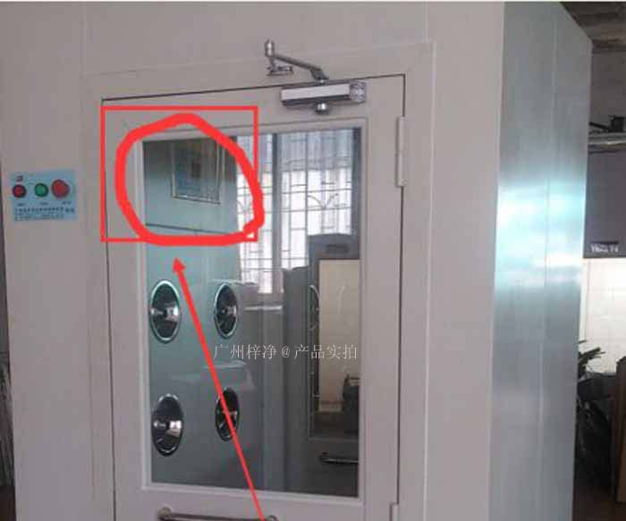 正確的控制器安裝位置不僅能確保風淋室性能穩(wěn)定,還能提高使用效率和安全性。 正確的控制器安裝位置不僅能確保風淋室性能穩(wěn)定,還能提高使用效率和安全性。