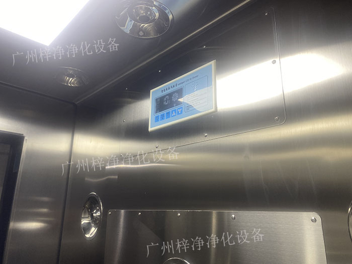 高端滿焊接風淋室產(chǎn)品內(nèi)結構