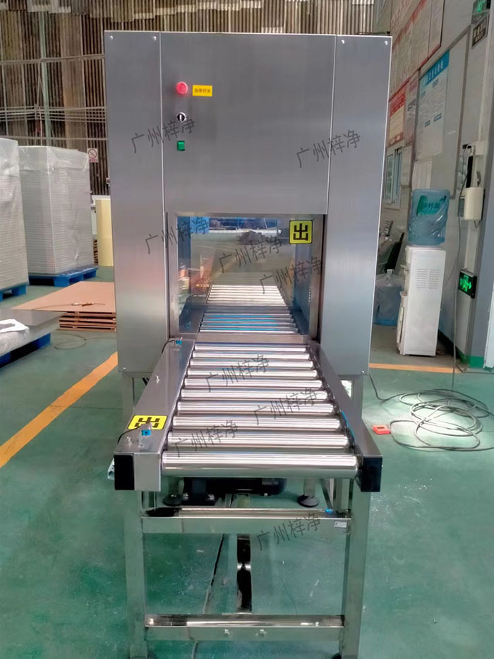 輸送線風淋傳遞窗與輸送線貨淋室是潔凈室中用于物品傳遞和空氣凈化的關鍵設備。