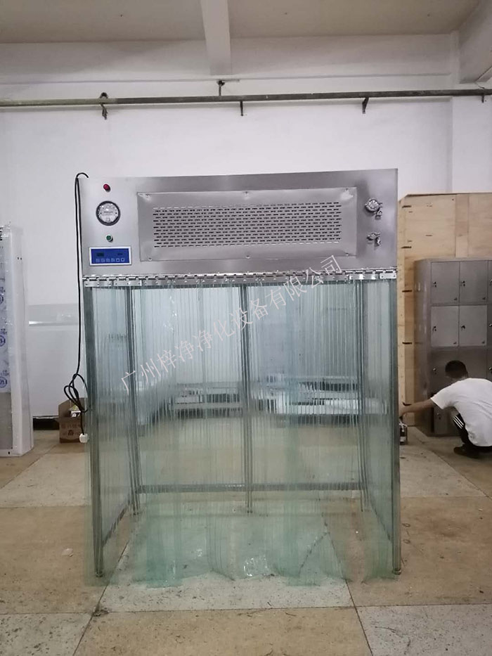 百級潔凈層流罩制作現(xiàn)場實拍圖 百級潔凈層流罩制作現(xiàn)場實拍圖