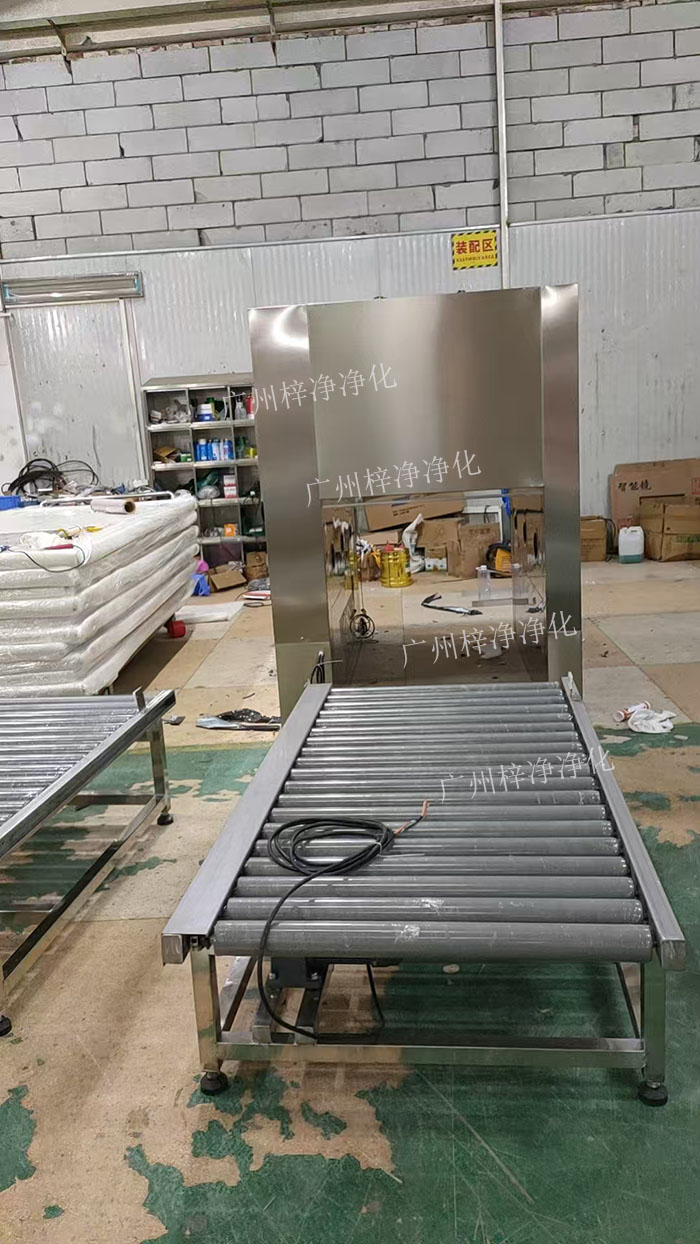 自動門層流傳遞窗可配合輸送線兩端設有自動門,實現(xiàn)物品的自動進出,減少人工操作。 自動門層流傳遞窗可配合輸送線兩端設有自動門,實現(xiàn)物品的自動進出,減少人工操作。