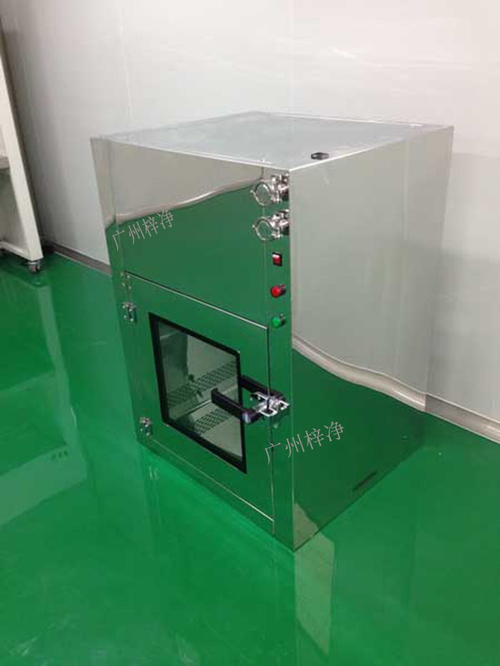 傳遞窗，又稱為隔離傳遞窗、氣閘室等，是一種能夠在不同潔凈度等級(jí)的環(huán)境之間實(shí)現(xiàn)物品和人員安全傳遞的設(shè)備。