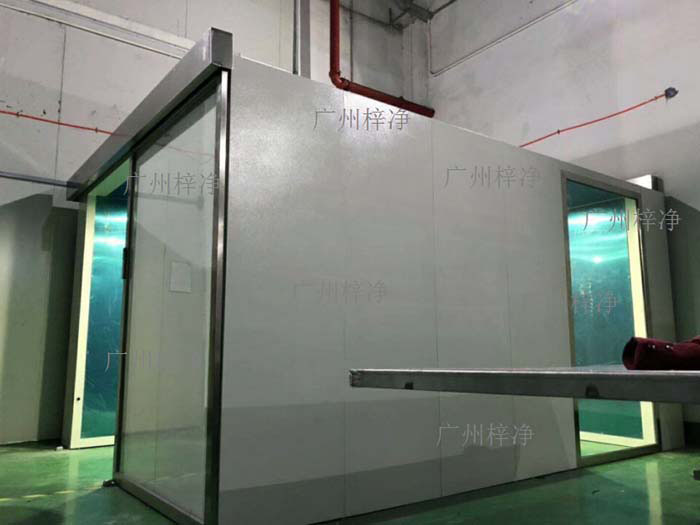 醫(yī)療設(shè)備生產(chǎn)車間風(fēng)淋室工作原理