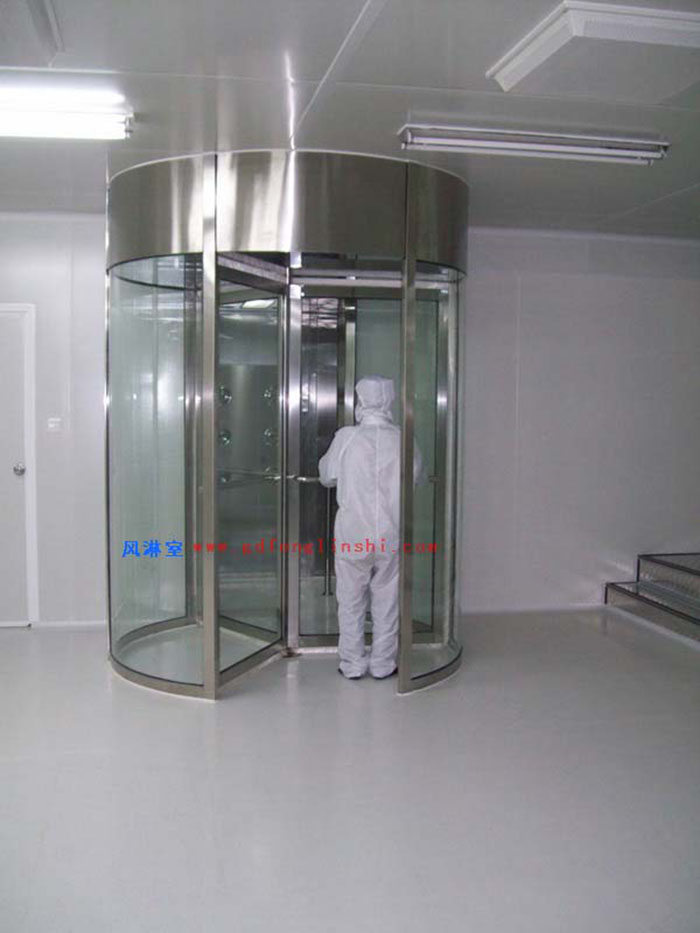 旋轉(zhuǎn)門風(fēng)淋室的設(shè)計(jì)要求